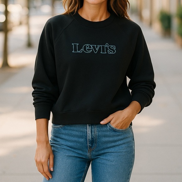 Levi’s Crop Sweater - Picture 1 of 8